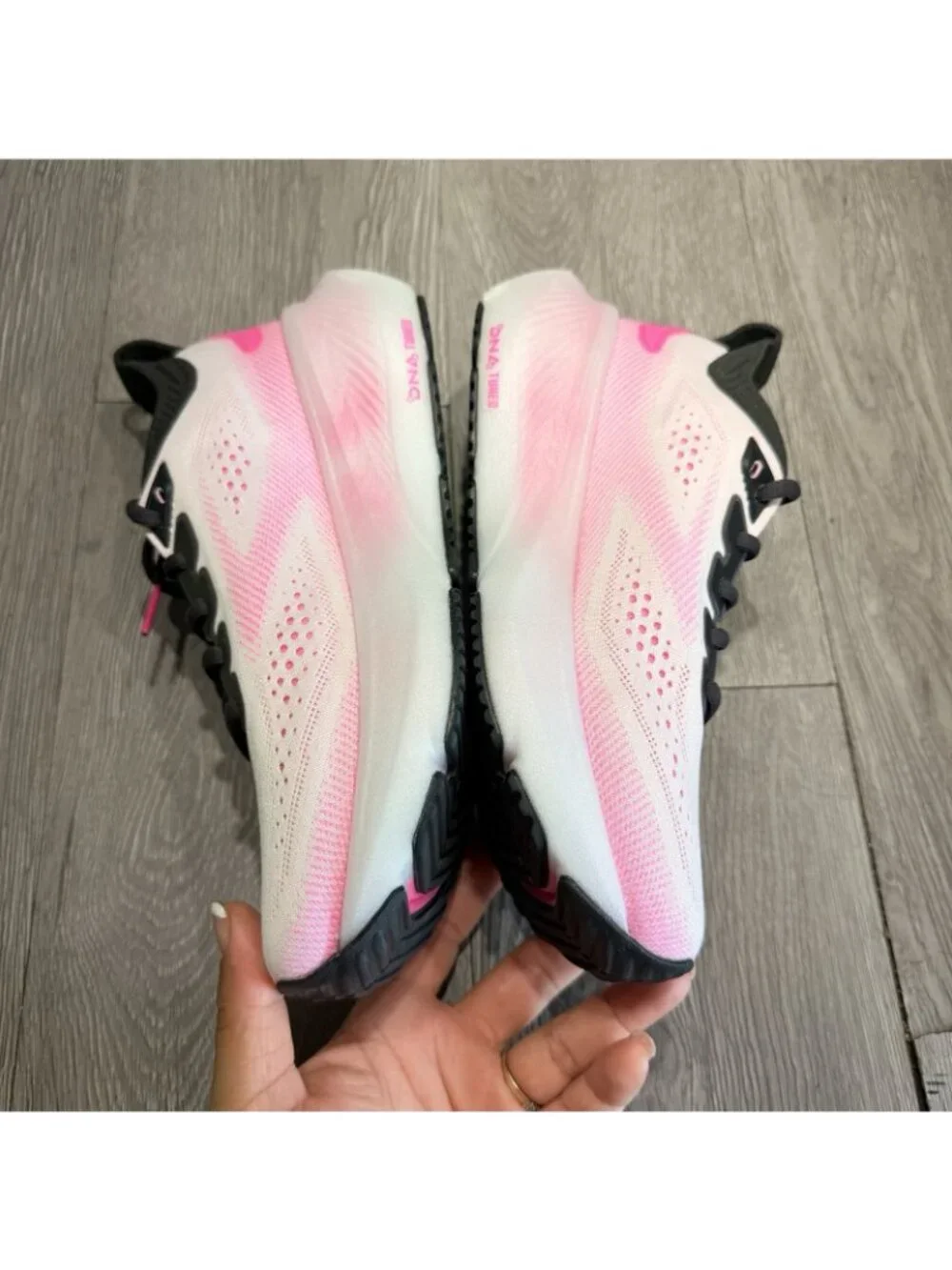 Brooks Glycerin 23 White Phantom Cyber Pink Women Sz 6 Road Running Shoe Rare